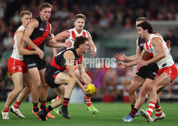 AFL 2025 Round 09 - Essendon v Sydney - A-59381167