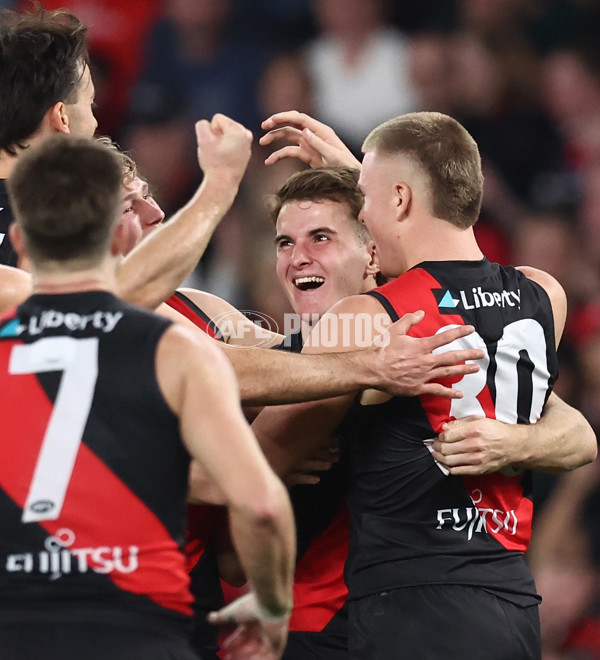 AFL 2025 Round 09 - Essendon v Sydney - A-59381168