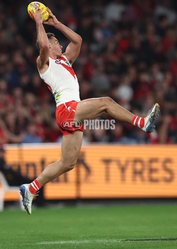 AFL 2025 Round 09 - Essendon v Sydney - A-59381221