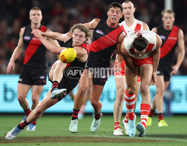 AFL 2025 Round 09 - Essendon v Sydney - A-59383358