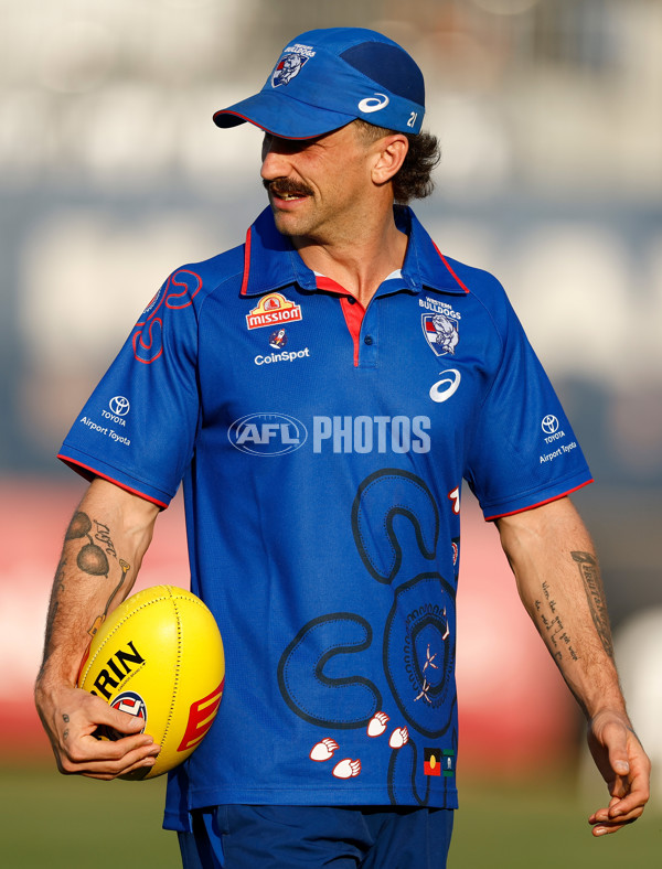 AFL 2025 Round 09 - Gold Coast v Western Bulldogs - A-59383783