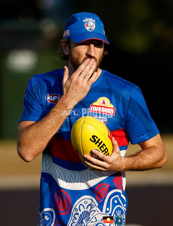 AFL 2025 Round 09 - Gold Coast v Western Bulldogs - A-59383797