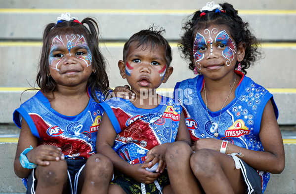 AFL 2025 Round 09 - Gold Coast v Western Bulldogs - A-59383831