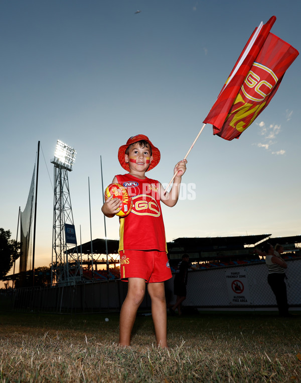 AFL 2025 Round 09 - Gold Coast v Western Bulldogs - A-59386318