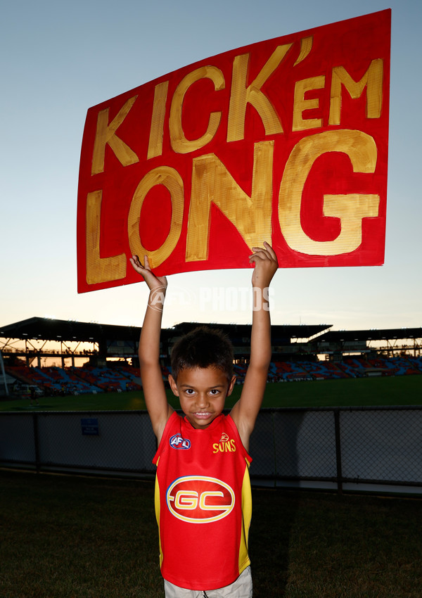 AFL 2025 Round 09 - Gold Coast v Western Bulldogs - A-59386320