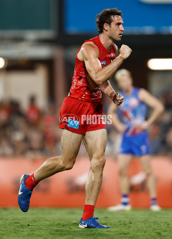 AFL 2025 Round 09 - Gold Coast v Western Bulldogs - A-59394768
