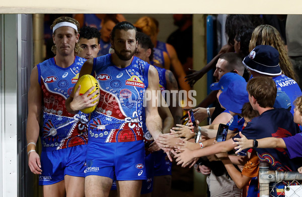AFL 2025 Round 09 - Gold Coast v Western Bulldogs - A-59397150