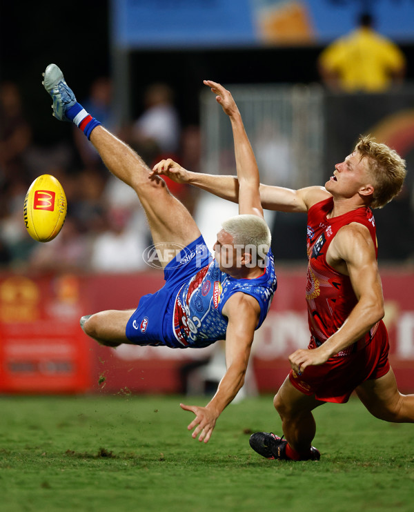 AFL 2025 Round 09 - Gold Coast v Western Bulldogs - A-59397181
