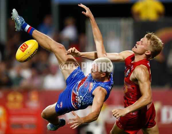 AFL 2025 Round 09 - Gold Coast v Western Bulldogs - A-59397183
