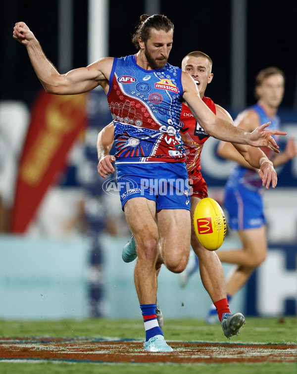 AFL 2025 Round 09 - Gold Coast v Western Bulldogs - A-59399387