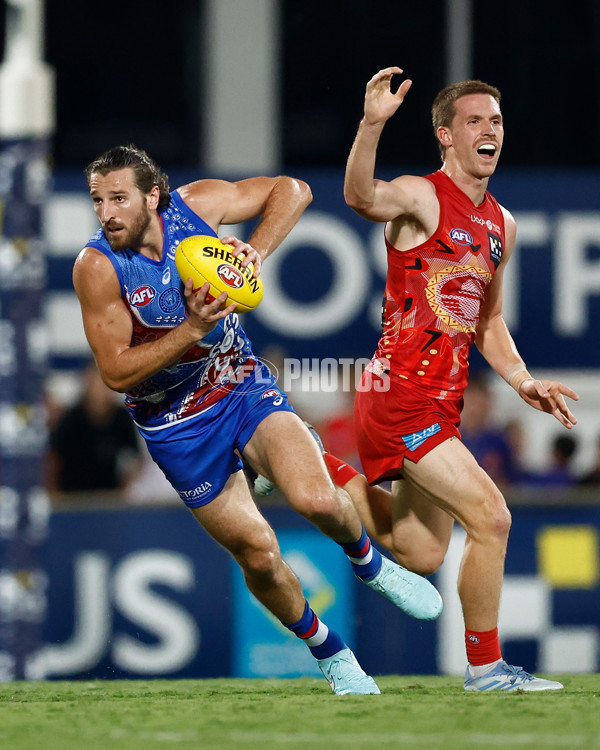 AFL 2025 Round 09 - Gold Coast v Western Bulldogs - A-59399390