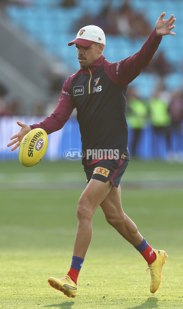AFL 2025 Round 09 - North Melbourne v Brisbane - A-59417575
