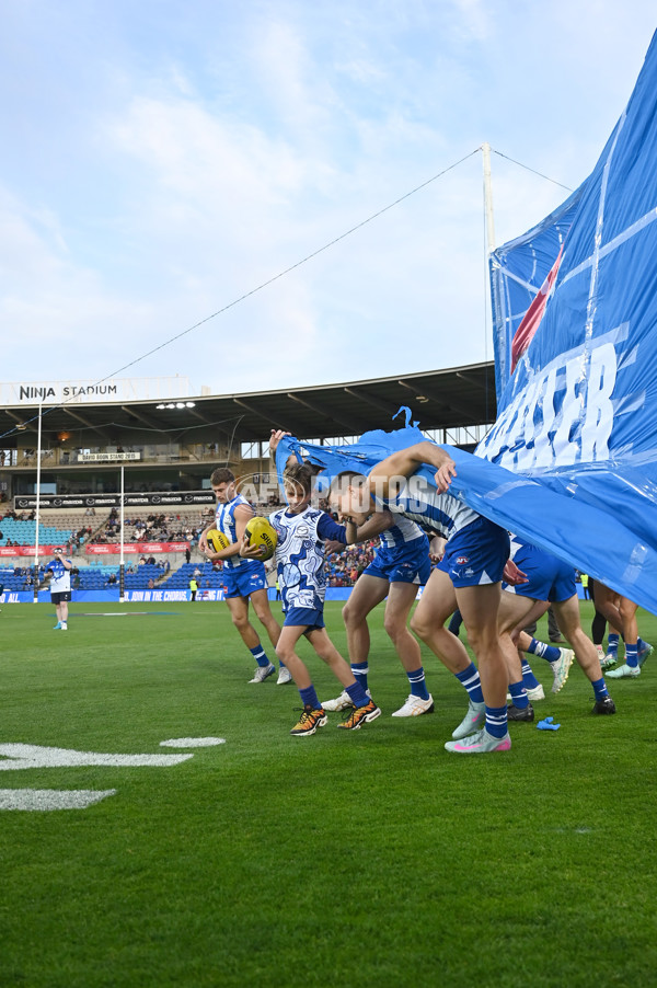 AFL 2025 Round 09 - North Melbourne v Brisbane - A-59420858