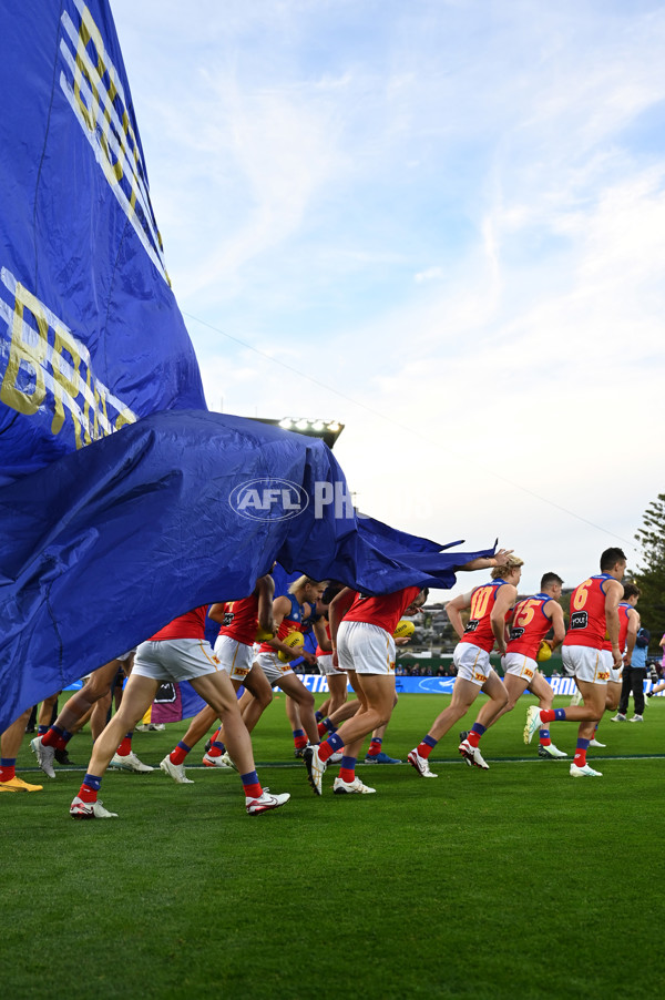 AFL 2025 Round 09 - North Melbourne v Brisbane - A-59421580