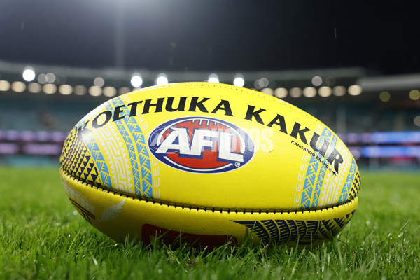 AFL 2025 Round 10 - Sydney v Carlton - A-59473133