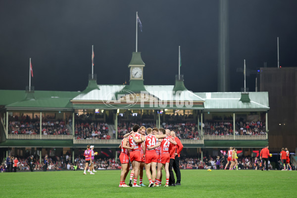 AFL 2025 Round 10 - Sydney v Carlton - A-59476675
