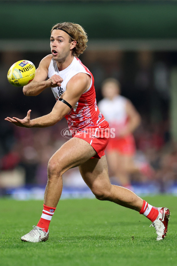 AFL 2025 Round 10 - Sydney v Carlton - A-59478341