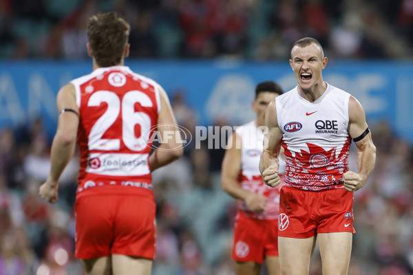 AFL 2025 Round 10 - Sydney v Carlton - A-59478343