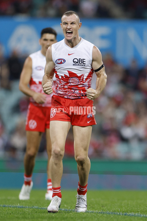 AFL 2025 Round 10 - Sydney v Carlton - A-59478346