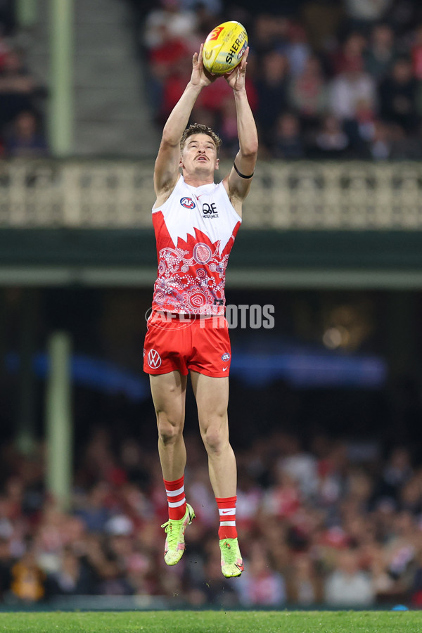 AFL 2025 Round 10 - Sydney v Carlton - A-59478930