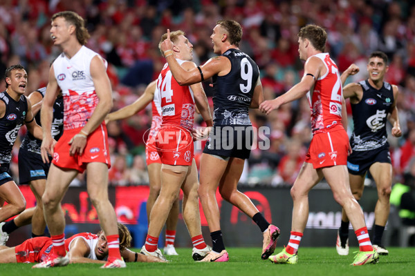 AFL 2025 Round 10 - Sydney v Carlton - A-59481125