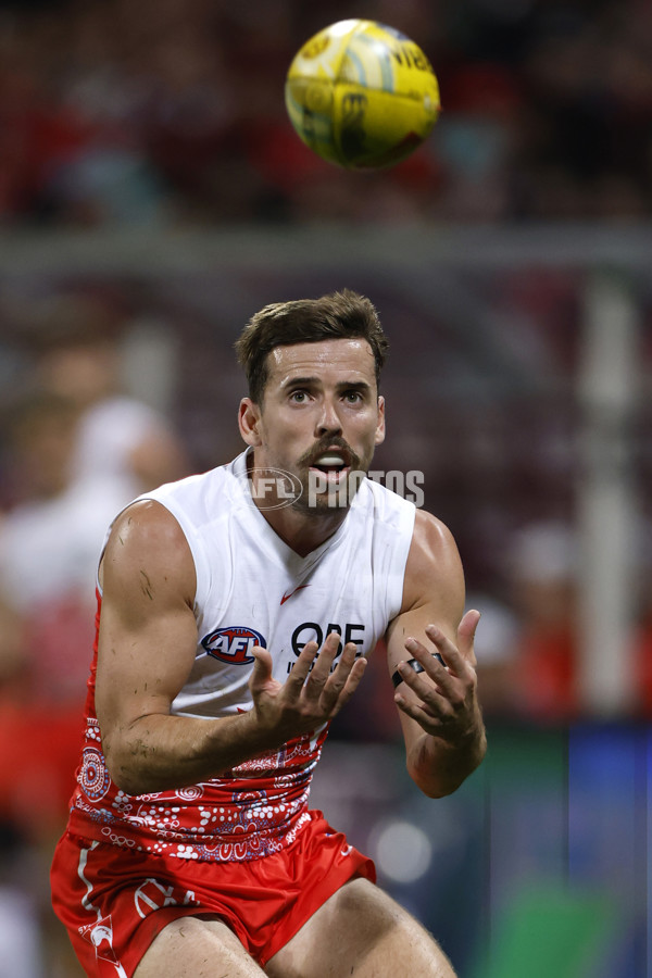 AFL 2025 Round 10 - Sydney v Carlton - A-59481217