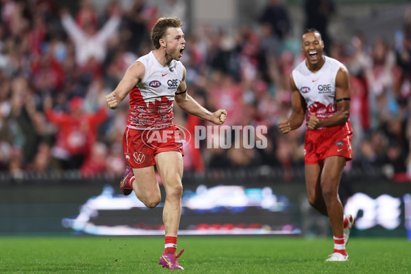 AFL 2025 Round 10 - Sydney v Carlton - A-59484238