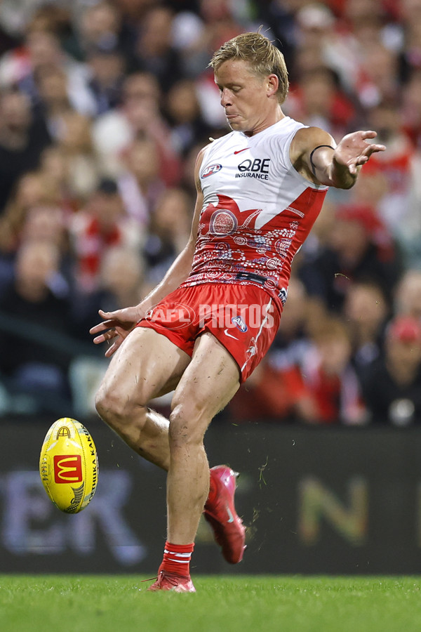 AFL 2025 Round 10 - Sydney v Carlton - A-59484908