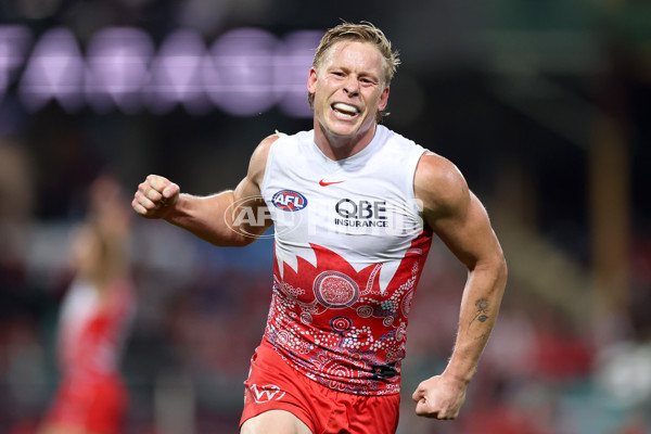 AFL 2025 Round 10 - Sydney v Carlton - A-59487386