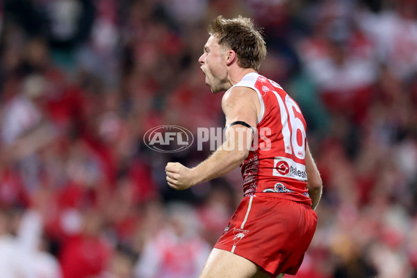 AFL 2025 Round 10 - Sydney v Carlton - A-59487391