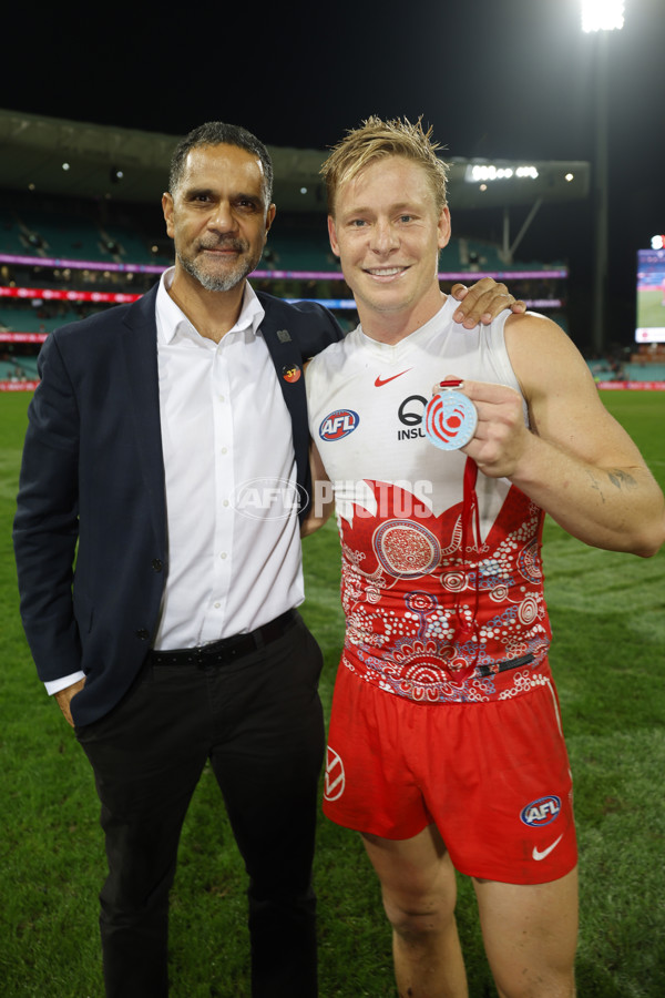 AFL 2025 Round 10 - Sydney v Carlton - A-59487401