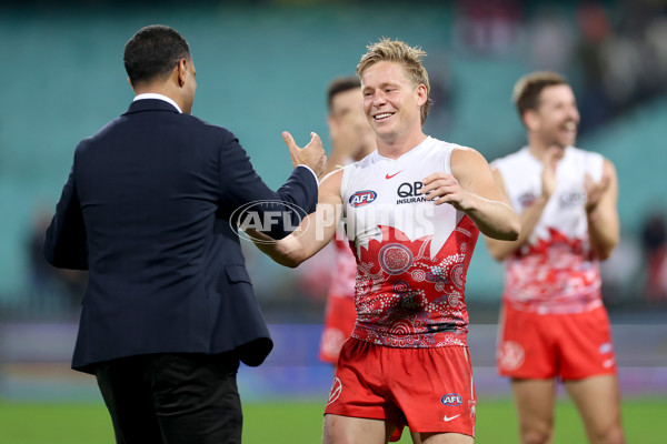 AFL 2025 Round 10 - Sydney v Carlton - A-59487431
