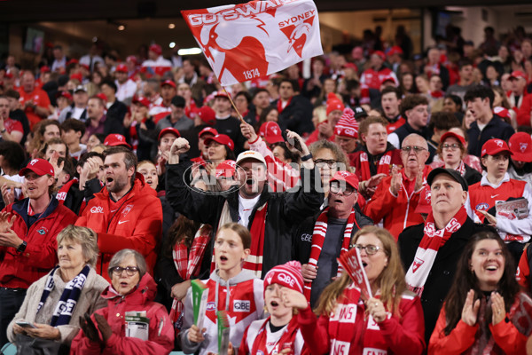 AFL 2025 Round 10 - Sydney v Carlton - A-59487555