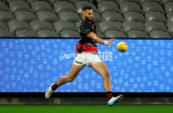 AFL 2025 Round 10 - Western Bulldogs v Essendon - A-59513166