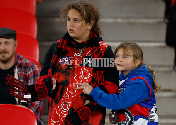 AFL 2025 Round 10 - Western Bulldogs v Essendon - A-59518958