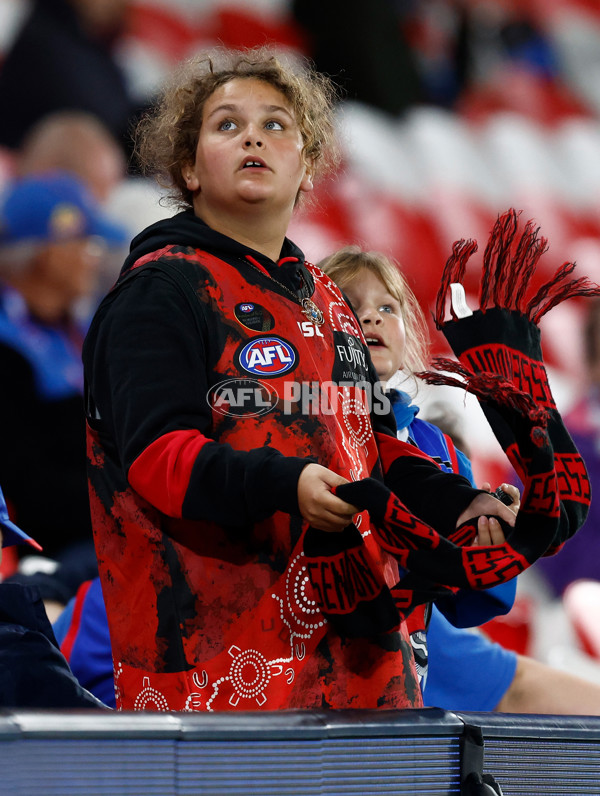 AFL 2025 Round 10 - Western Bulldogs v Essendon - A-59518959