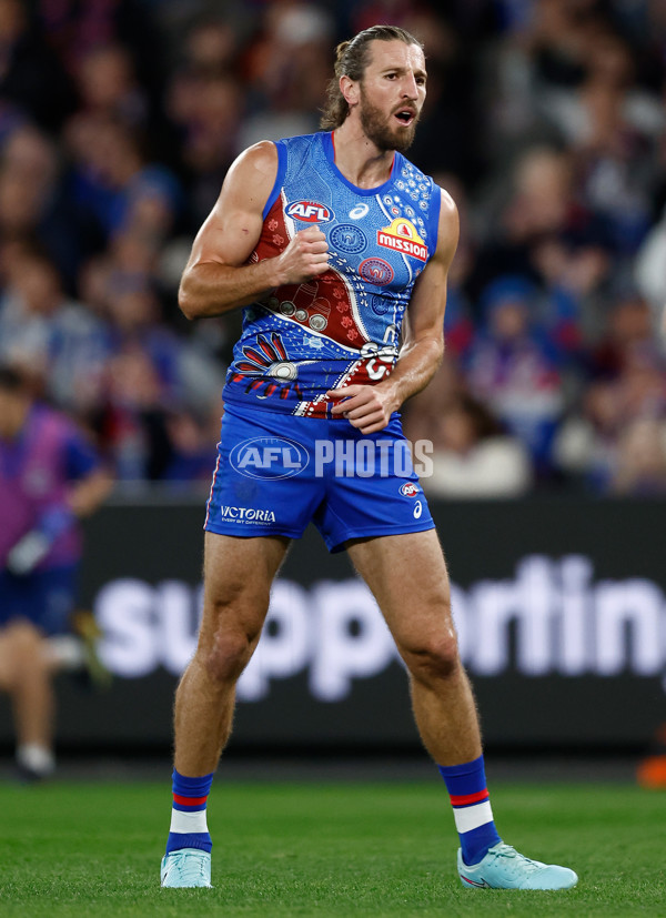 AFL 2025 Round 10 - Western Bulldogs v Essendon - A-59524097