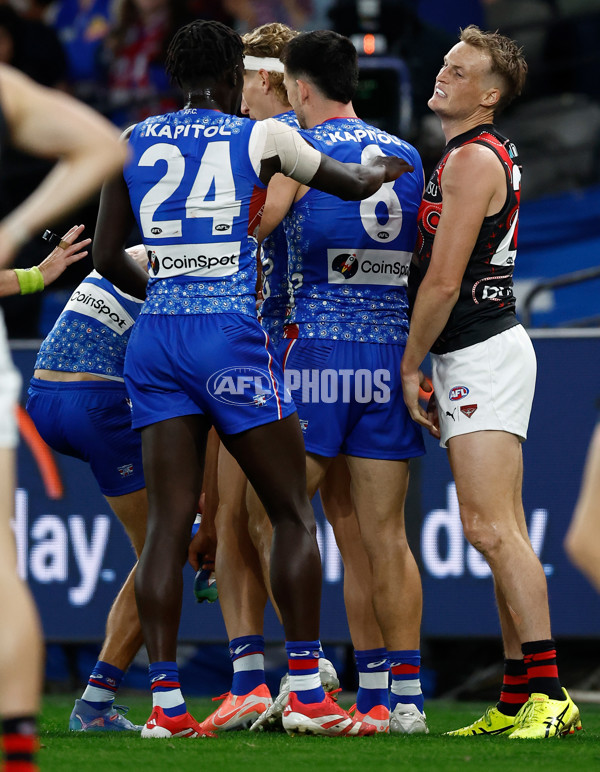 AFL 2025 Round 10 - Western Bulldogs v Essendon - A-59525277