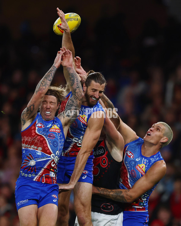 AFL 2025 Round 10 - Western Bulldogs v Essendon - A-59526840