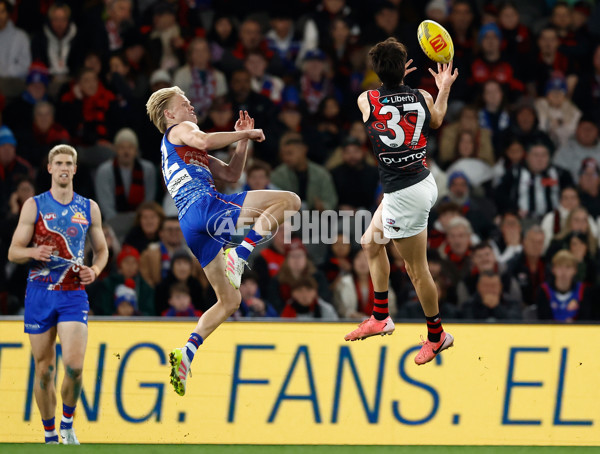 AFL 2025 Round 10 - Western Bulldogs v Essendon - A-59527726