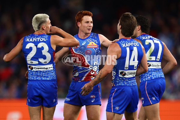 AFL 2025 Round 10 - Western Bulldogs v Essendon - A-59527733