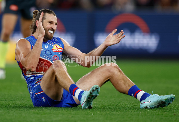 AFL 2025 Round 10 - Western Bulldogs v Essendon - A-59529558