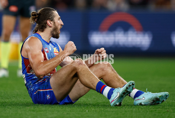 AFL 2025 Round 10 - Western Bulldogs v Essendon - A-59529559