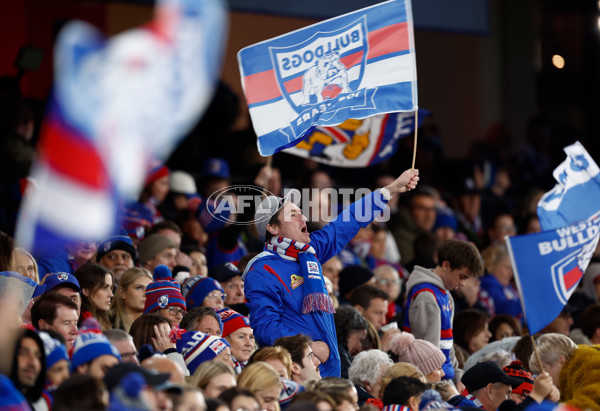 AFL 2025 Round 10 - Western Bulldogs v Essendon - A-59529865