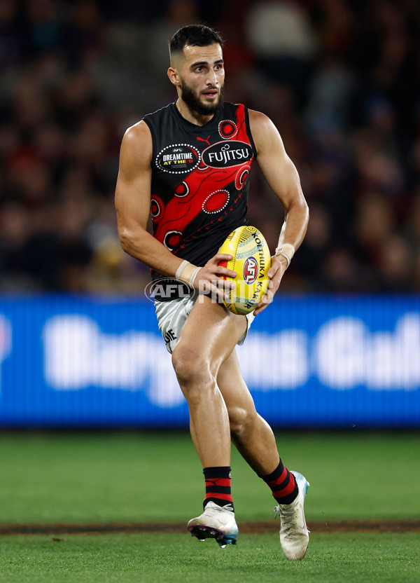 AFL 2025 Round 10 - Western Bulldogs v Essendon - A-59529871