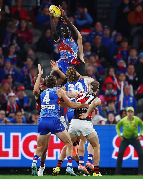 AFL 2025 Round 10 - Western Bulldogs v Essendon - A-59532336