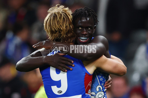 AFL 2025 Round 10 - Western Bulldogs v Essendon - A-59535276