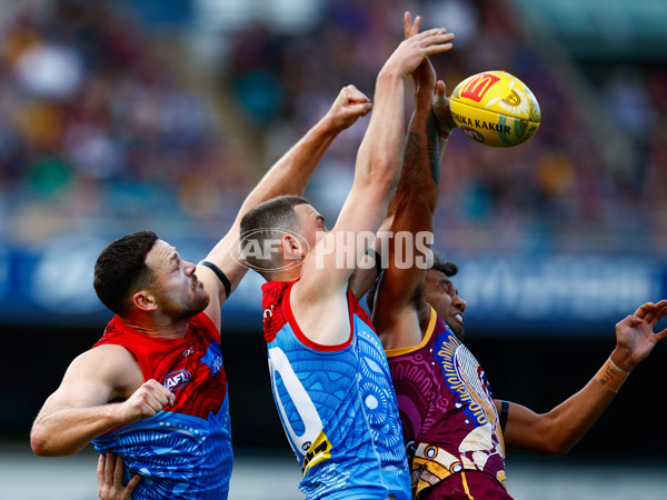 AFL 2025 Round 10 - Brisbane v Narrm - A-59547716