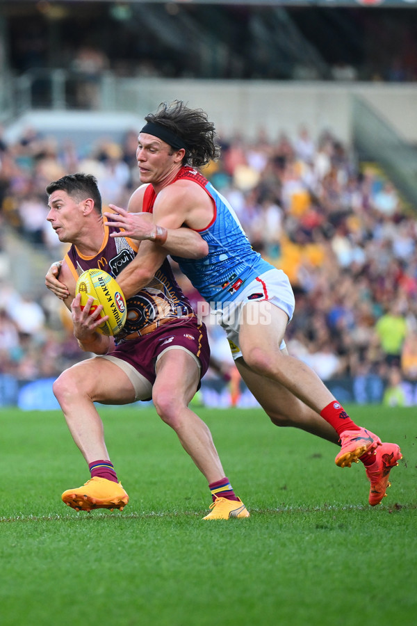 AFL 2025 Round 10 - Brisbane v Narrm - A-59551998