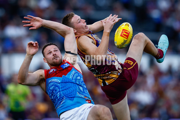 AFL 2025 Round 10 - Brisbane v Narrm - A-59554716